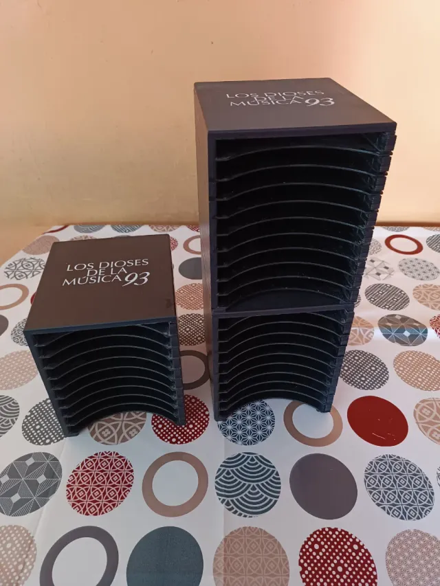 3 Soportes para 10 CDs Los Dioses de la Música 93