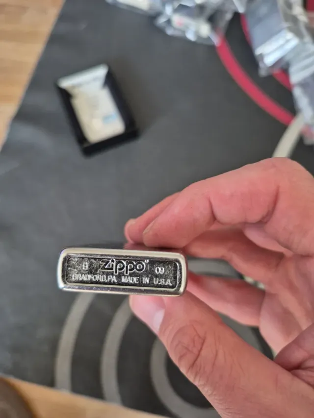 Accendino Zippo Design Radio Vintage