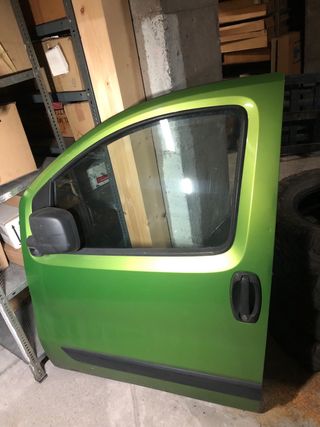 Puerta delantera izquierda fiorino