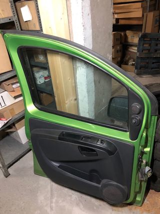 Puerta delantera izquierda fiorino