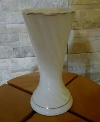 Antichi vasi in porcellana