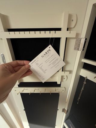 Specchio a figura intera con portagioie