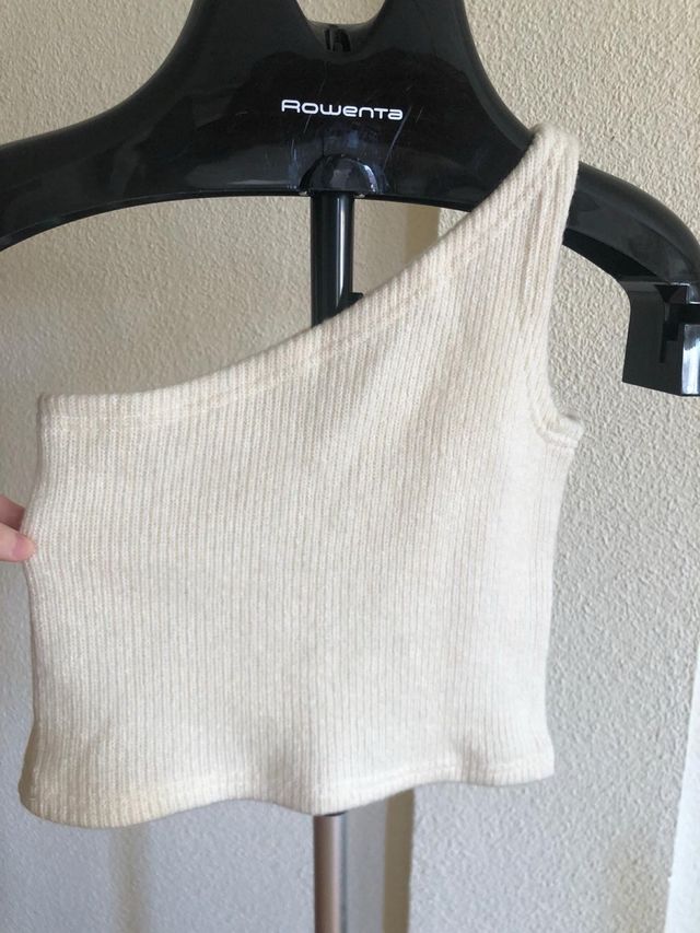 TOP BEIGE ASIMÉTRICO