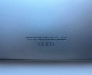 MacBook Air M2 2022 Plata con cargador y caja