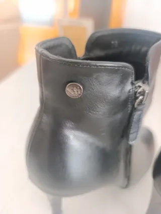 Botines tacón fino negros talla 39