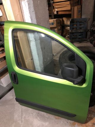 Puerta delantera derecha fiorino