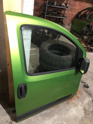 Puerta delantera derecha fiorino