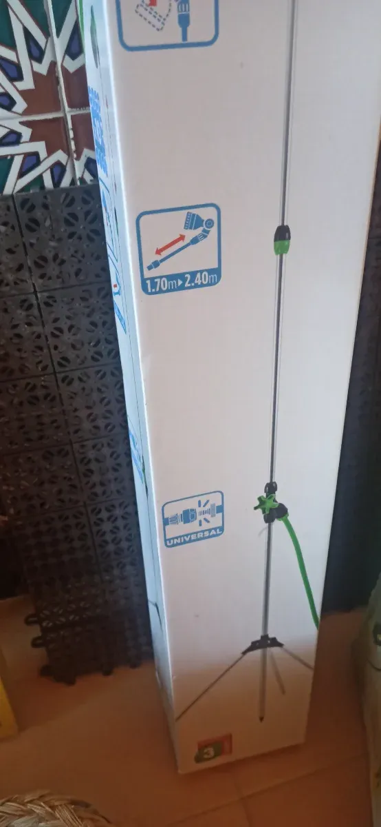 Ducha exterior trípode ajustable