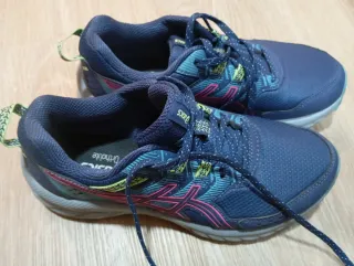 Zapatillas Asics Talla 37.5 Nuevas