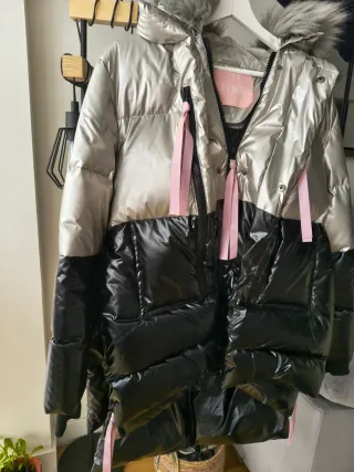 Abrigo plumífero Kling plateado y negro