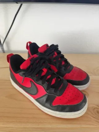 Nike Bambas Rojas y Negras