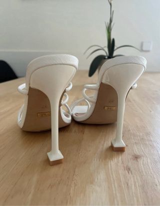 Sandalias tacón blancas tiras finas