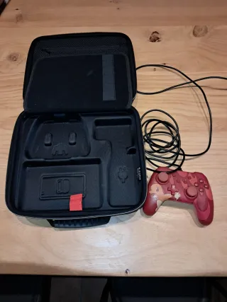 Maletín Nintendo Switch y mando