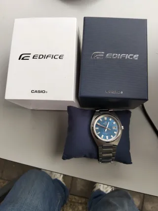 Reloj Casio Edifice Azul y Plateado