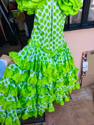 Traje Flamenca Verde Lunares Blancos