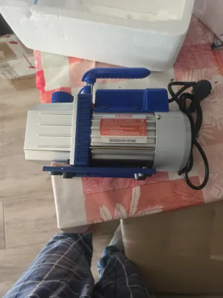 Bomba de vacío VEVOR nueva