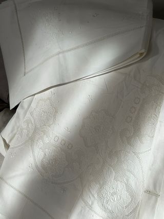 Lenzuola antiche ricamate in lino