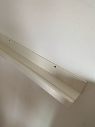 Dos Estanterías Blancas de Madera