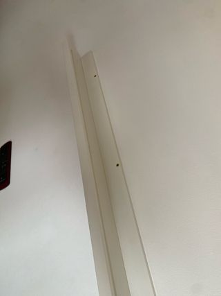 Dos Estanterías Blancas de Madera