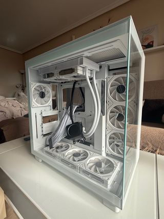 Torre PC NZXT H9 FLOW + Refrig Líquida Corsair