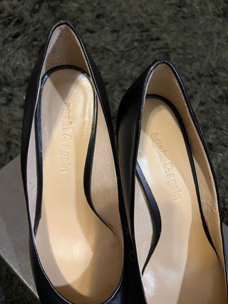 Tacones negros Again & Again