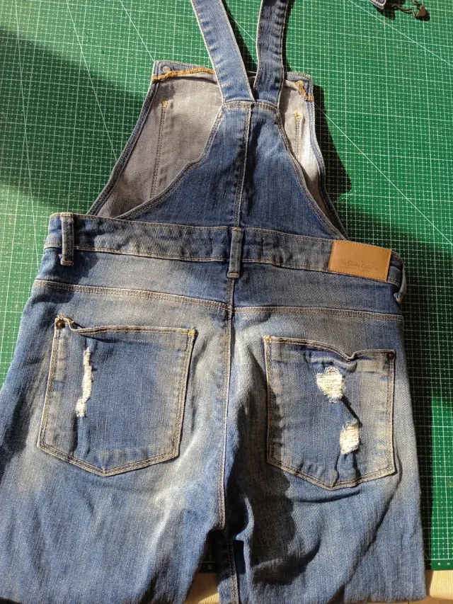 Peto vaquero Zara niña azul desgastado talla 11/12