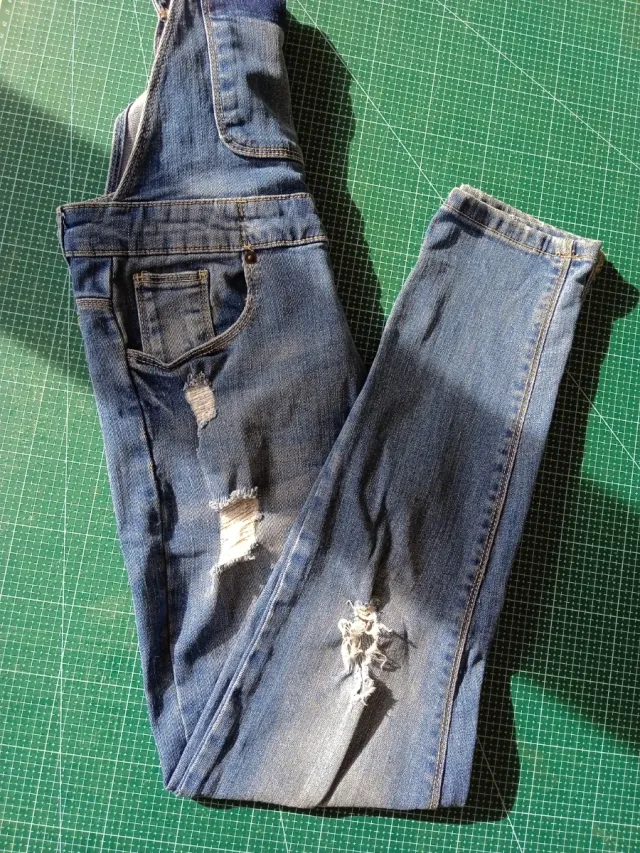 Peto vaquero Zara niña azul desgastado talla 11/12