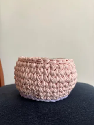 Cestino fatto a mano in tessuto rosa