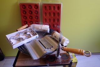 Wok, moldes silicona, cortadores, botellero y más