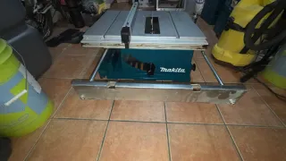 Sierra de mesa Makita 2704