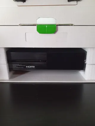 Xbox One 500 GB con scatola