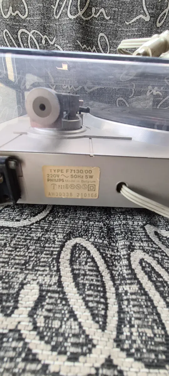 Tocadiscos Philips F7130 para peças de reposição
