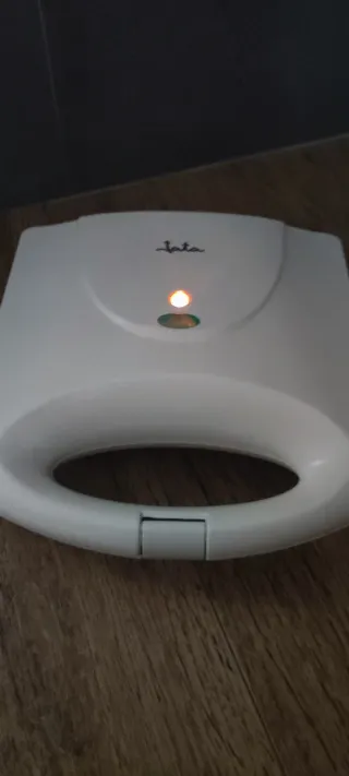 Sandwichera Jata Blanca