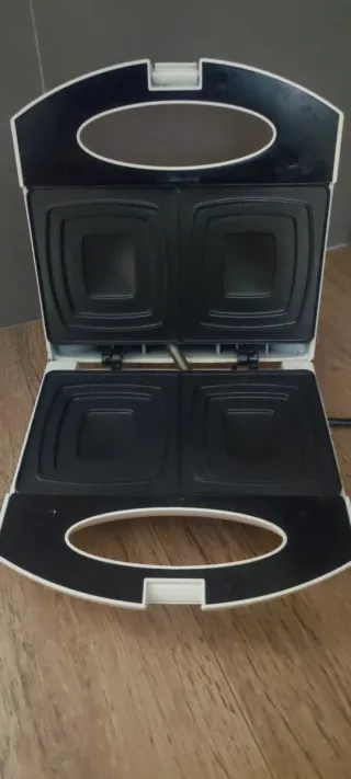 Sandwichera Jata Blanca