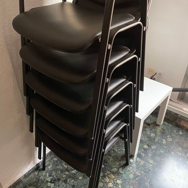 Silla de oficina negra
