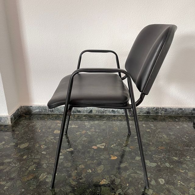 Silla de oficina negra