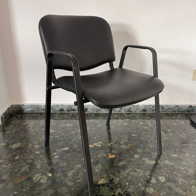 Silla de oficina negra