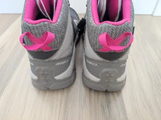 Botas montaña Quechua Talla 35