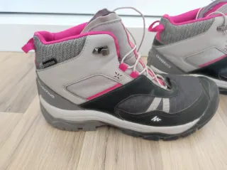 Botas montaña Quechua Talla 35