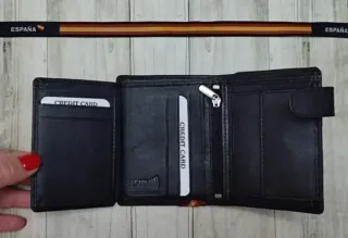CARTERA CON MONEDERO EN PIEL BANDERA + REGALO PULS