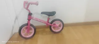 Bicicleta sin pedales rosa Chicco