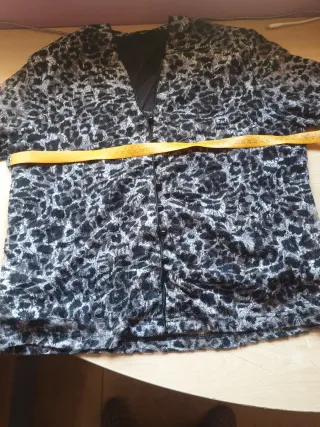 Blusa Top ANTEA Leopardo Gris Negro M/L