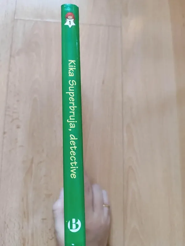 Kika Superbruja, detective (Kika Superbruja / K...