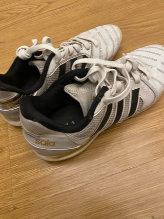 Zapatillas Adidas Sala Blancas y Negras