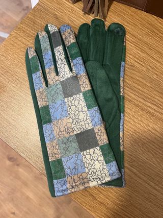 Guantes de vestir con etiqueta