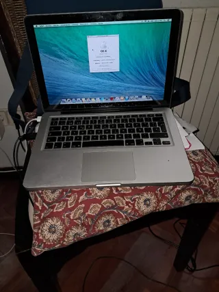 Ordenador Apple Macbook pro OS X 10.9.5 + cargador