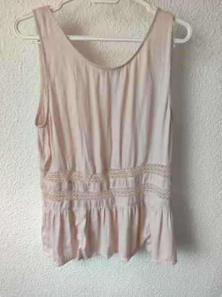 Camiseta Etam rosa con encaje