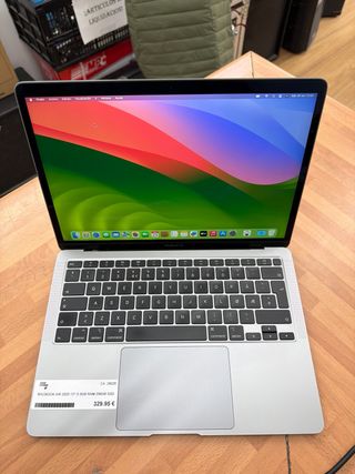 MacBook Air 2020 i3 8GB RAM 256GB SSD