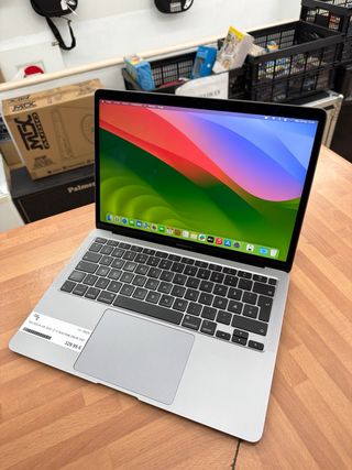 MacBook Air 2020 i3 8GB RAM 256GB SSD