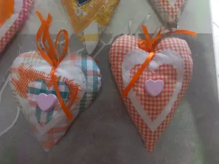 Cuoricini in stoffa fatti a mano